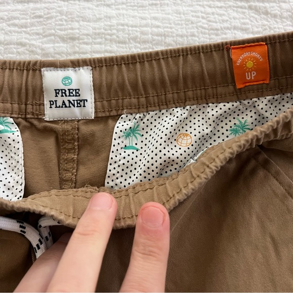Free Planet Camel Shorts - Picture 3 of 4